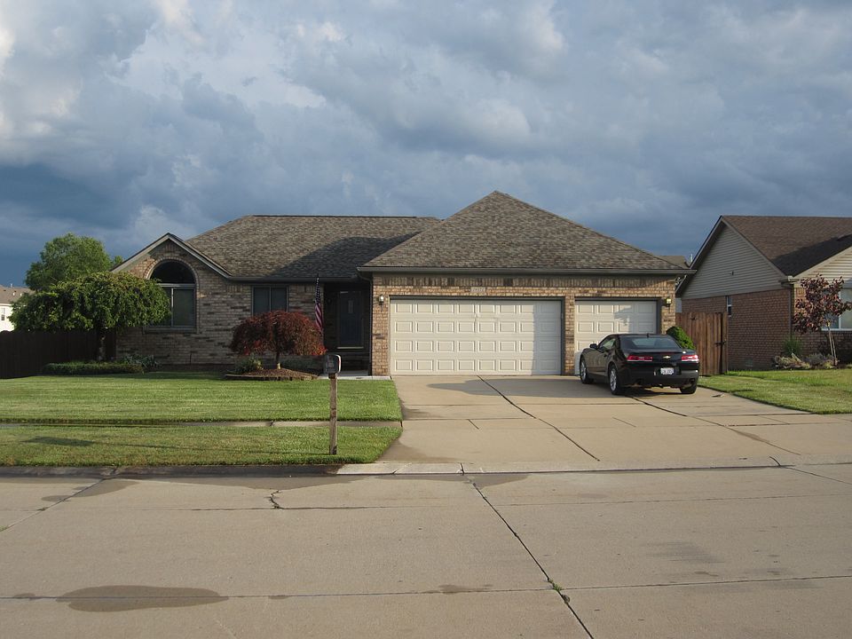 1st image of 28972 Pinehurst Dr