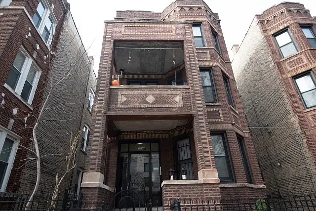 2 bed, 1000 sqft, $1,975 — Photo 3