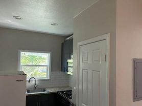 213 E Park St, Stockton, CA