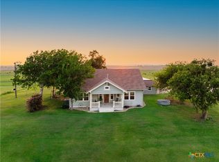 281 Ging Rd, Coupland, TX 78615