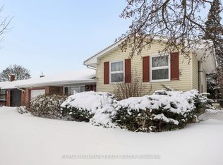 2143 Hubbard Cres, Ottawa, ON K1J 6L3