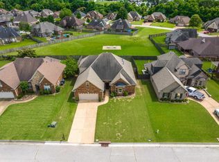 180 Whispering Meadows Dr, Oakland, TN 38060