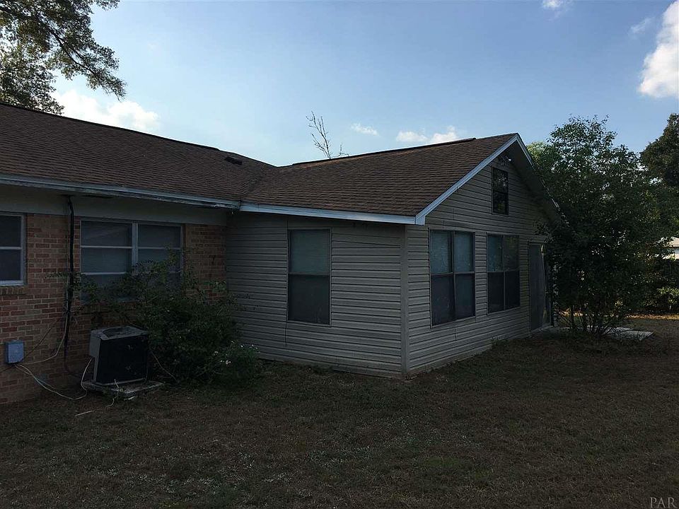 2nd image of 418 N 72nd Ave