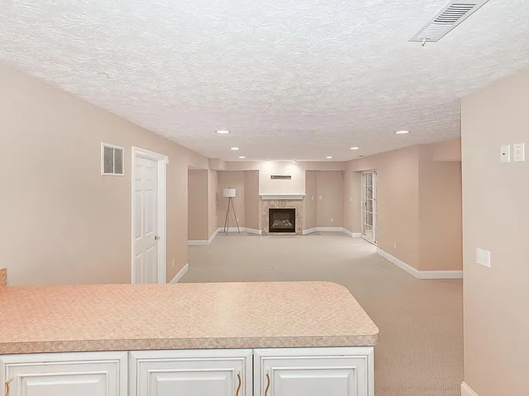 3729 Edgehill Dr — Photo 35