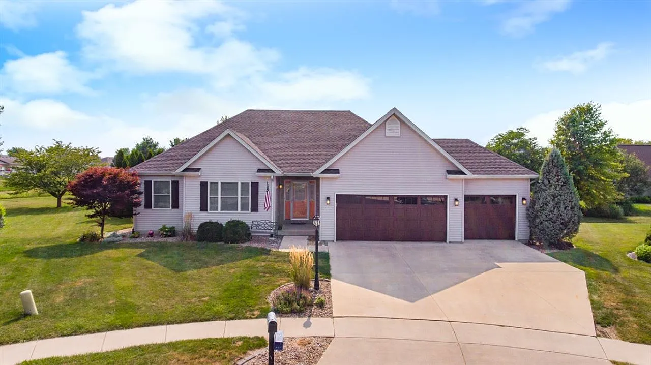 1616 Aspen Dr photo 1