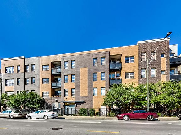 2nd image of 2951 N Clybourn Ave Unit 405
