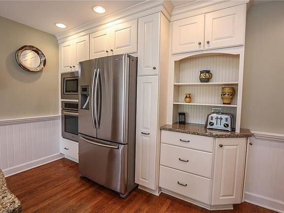 5th image of 34 Whitecliff Dr