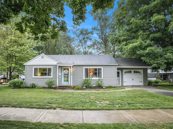 1028 Dahlia Ave, Wayland, MI 49348