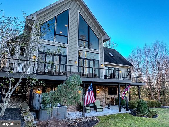 3rd image of 444 Woodlands Hill Ln