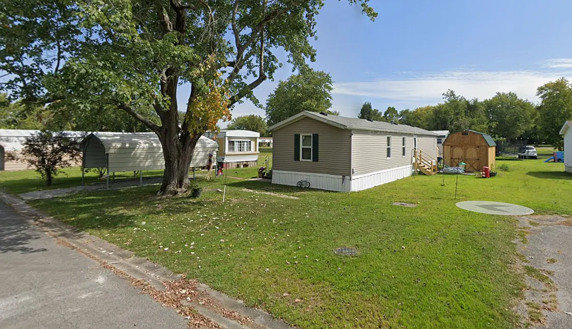 3 bed, $850 — Photo 1