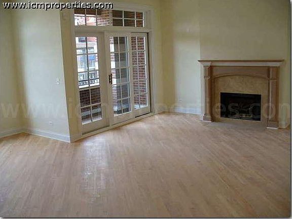 2nd image of 2927 N Southport Ave #4F