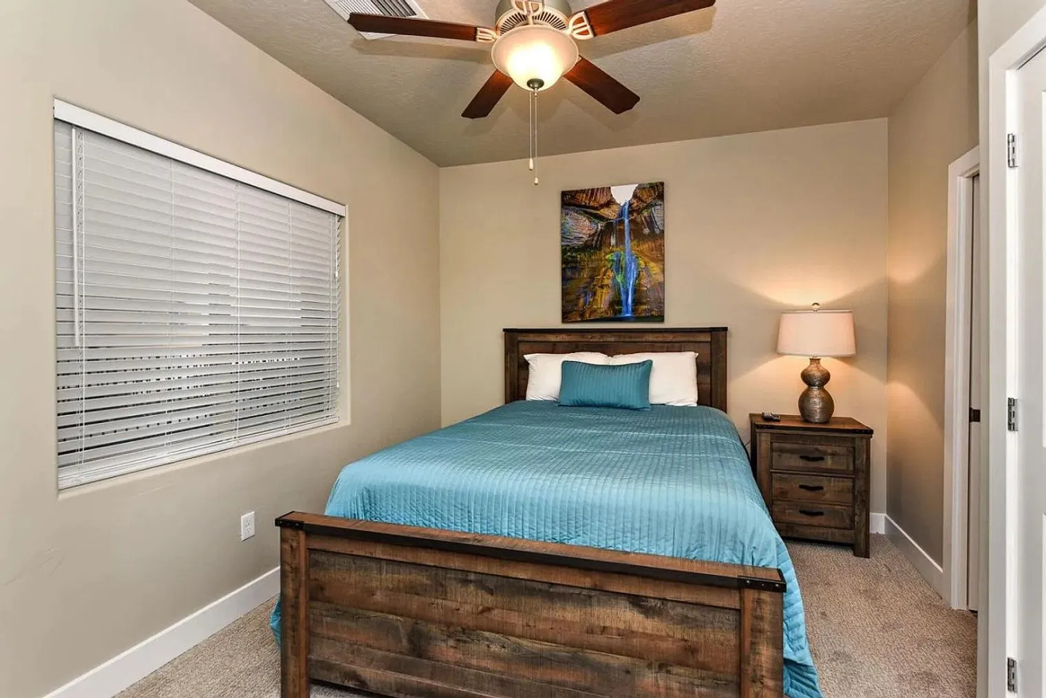 3 bed, 3.0 bath, $3,426 — Photo 4