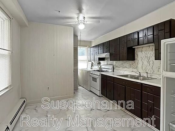 2nd image of 438 W Orange St #1