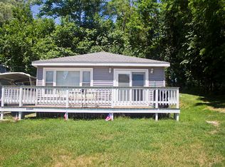 63080 Lakeshore Dr, Dowagiac, MI 49047