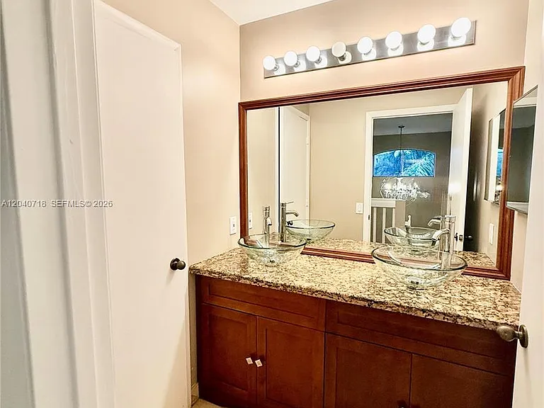 660 Sand Creek Cir — Photo 12
