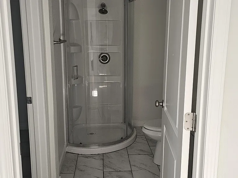 652 Center St #C — Photo 16