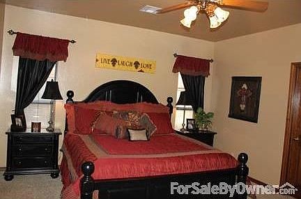 KITCHEN AND BREAKFAST AREA