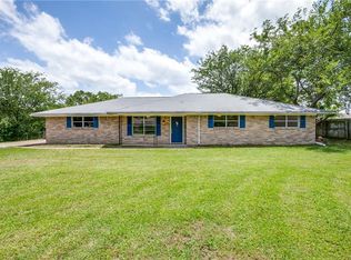 101 Clover Dr, Gun Barrel City, TX 75156