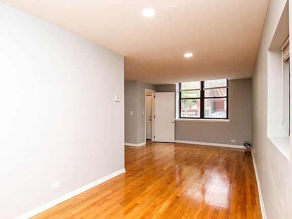 5th image of 2042 W Erie St APT 1F