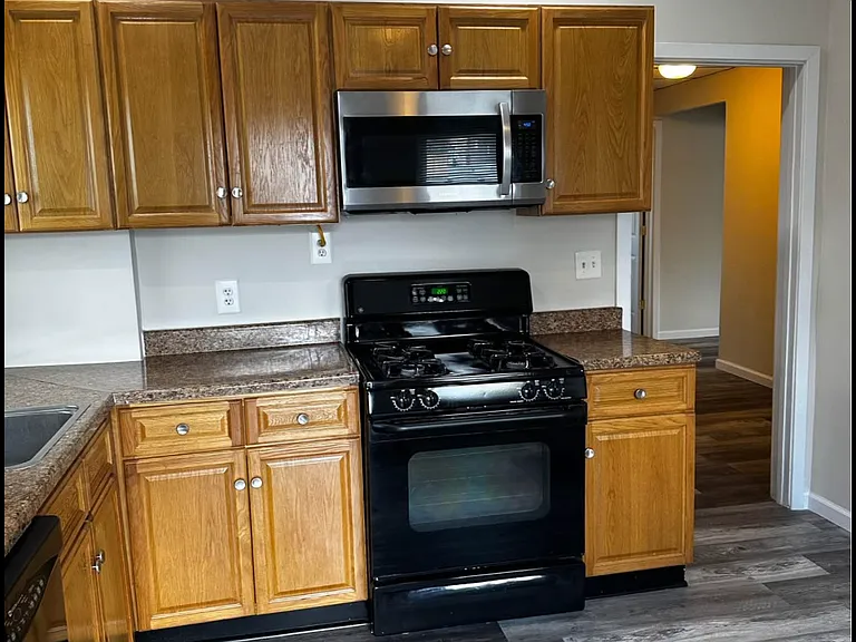 402 W Sample St — Photo 14