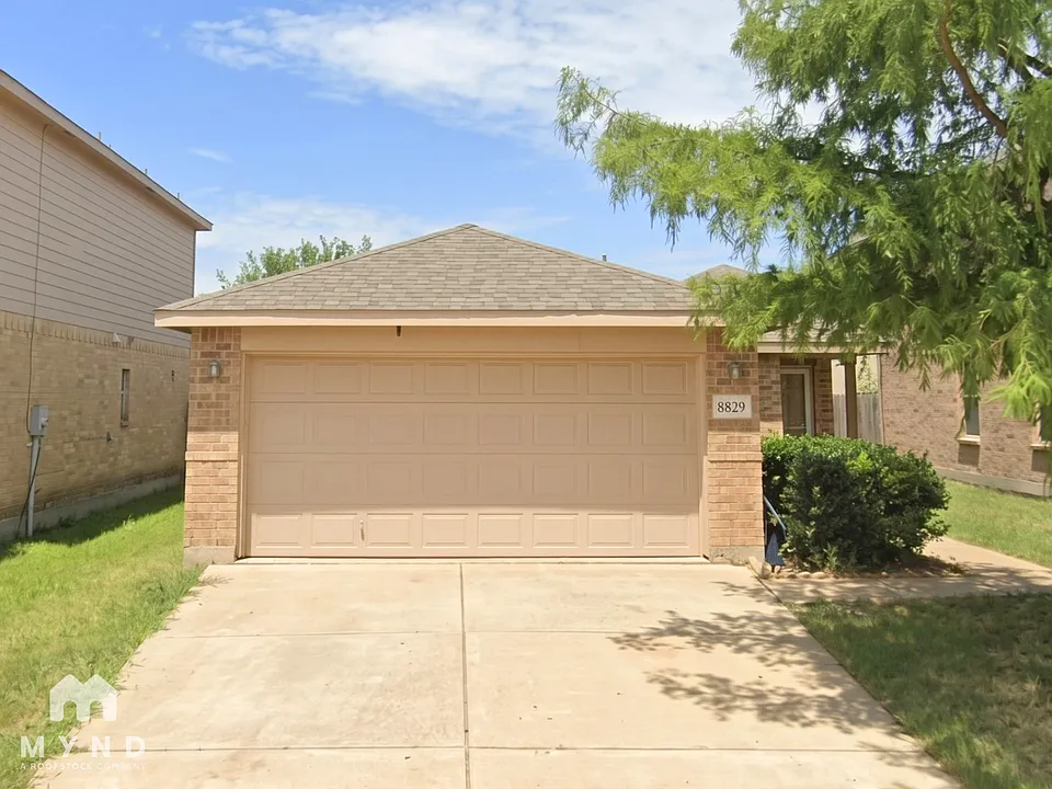 8829 Valley River Dr