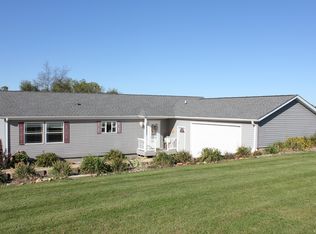 7008 Caves Rd, Maquoketa, IA 52060