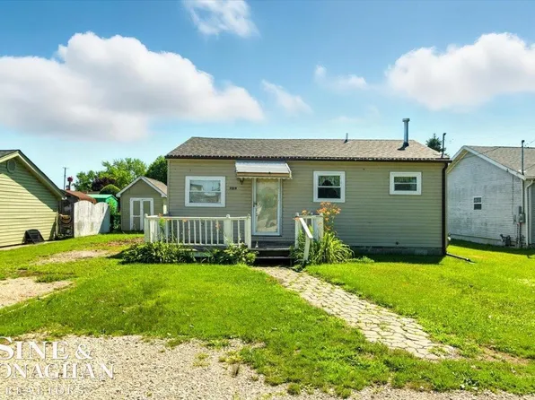 7319 Bealane Rd, Algonac, MI 48001
