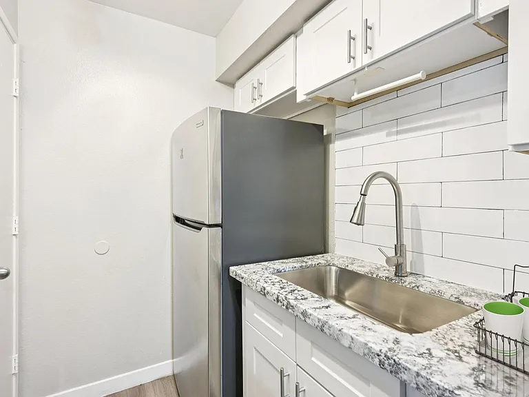Jade Ridge Apartments — Photo 66