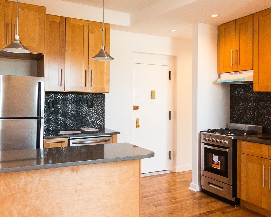 1st image of 400 Lincoln Pl APT 4B
