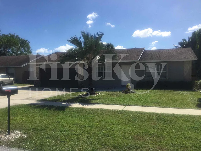 19742 Carolina Cir — Photo 2