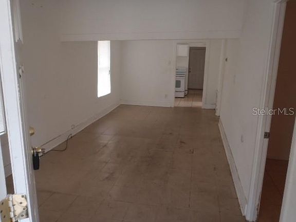 2nd image of 2203 E Ida St