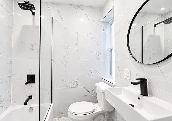 Bathroom, photo 1