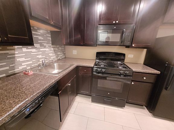 4th image of 1777 W Highland Ave