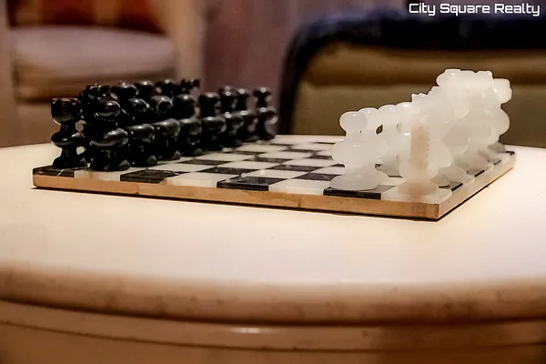 Sold by Remax City Square | media 14