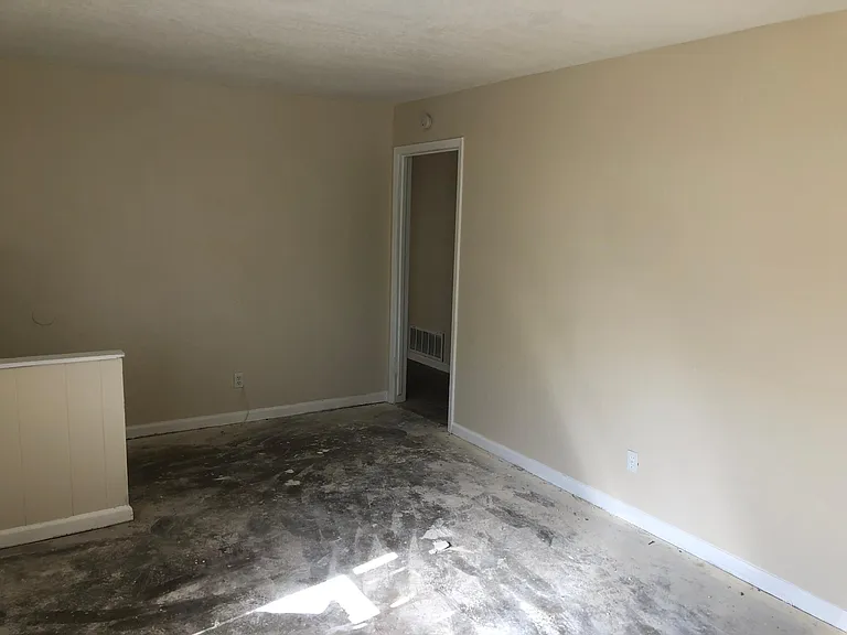 5504 Manor Rd — Photo 8