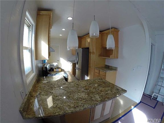 5th image of 10605 31st Ave