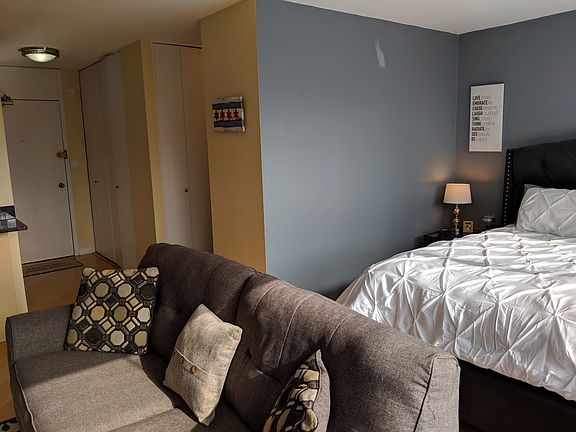 4th image of 70 W Burton Pl APT 1606