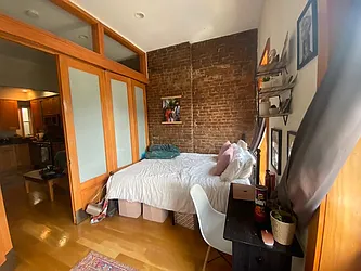 Rented by R New York