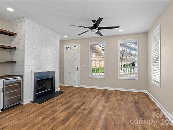3rd image of 125 Quarter Ln