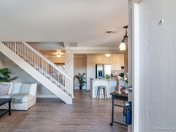 Gorgeous Open Floor Plan!