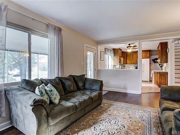 5th image of 921 Warrington Pl