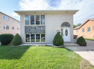 7529 W Douglas Ave #2, Summit, IL 60501