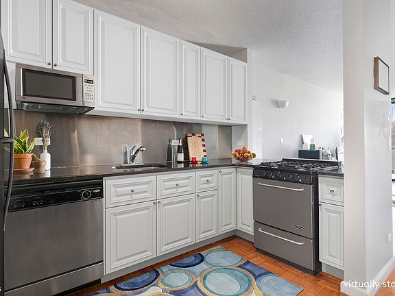 3rd image of 22 W 15th St APT 10J