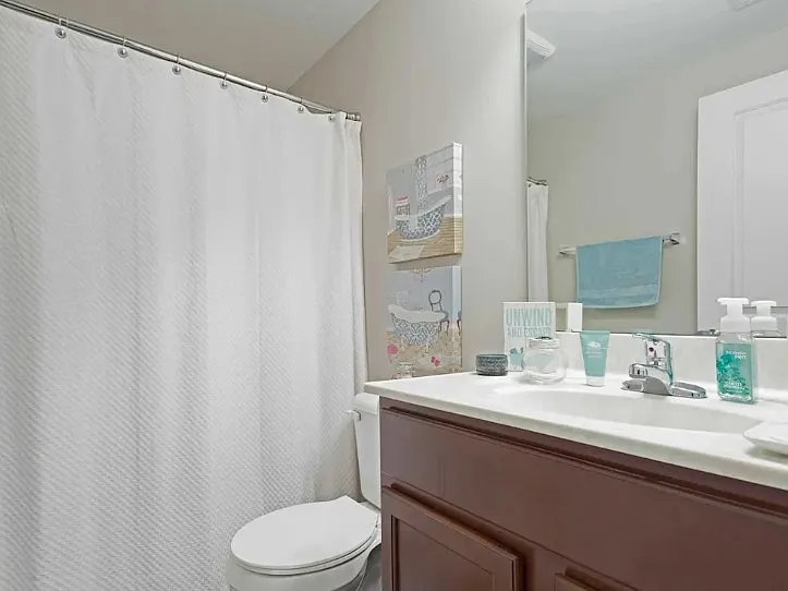 North Point Apartments — Photo 11