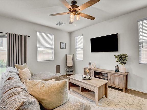 5th image of 688 Bamboo Bend Pl