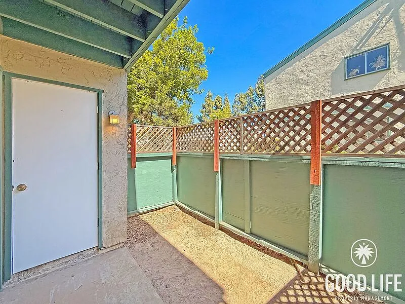 1811 E Grand Ave — Photo 4