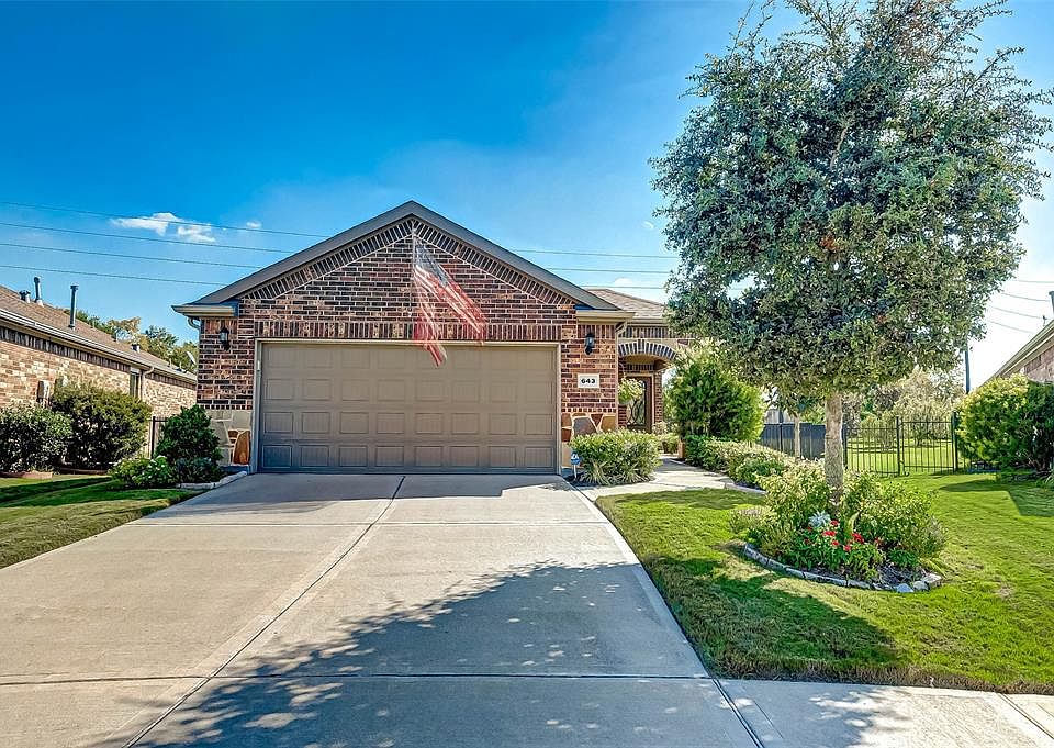 1st image of 643 Saguaro Way