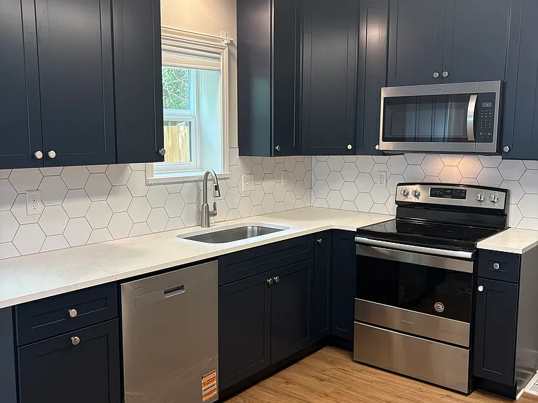 105 E Chester St #A — Photo 3
