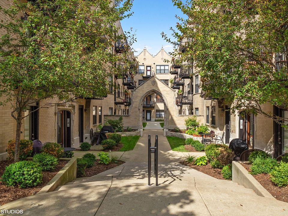 1st image of 4438 N Damen Ave #3W