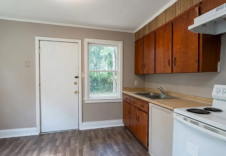 20 Youmans Dr — Photo 4